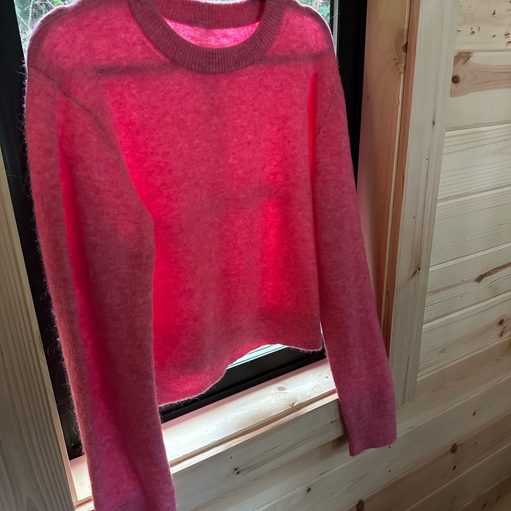 lululemon pink sweater 💋❤️